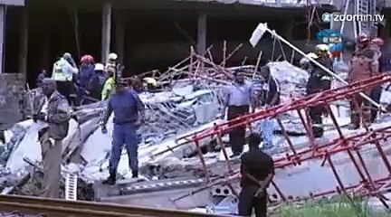 Afrique du Sud : effondrement d'un centre commercial