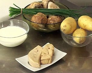 Pomme de terre surprise aux cèpes et foie gras