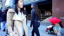 Cette jolie fille se balade avec une caméra cachée sur ses fesses dans la rue