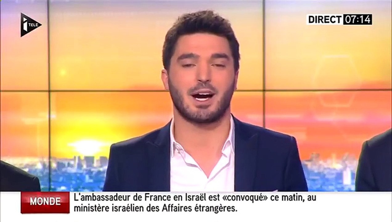 Grand Prix d'Australie de MotoGP : le pilote Andrea Iannone percute une mouette avec son casque