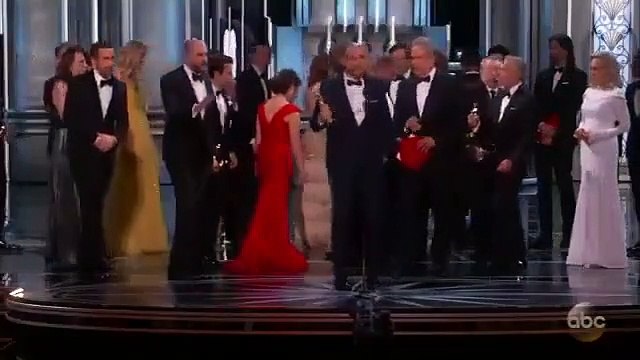 Oscars 2017 : L'immense bourde de Warren Beatty au moment de remettre le prix du meilleur film !