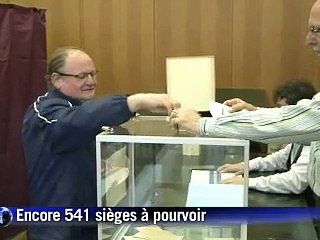 Législatives: participation en légère hausse à midi, la gauche favorite