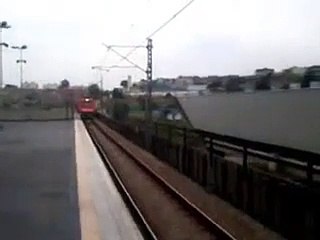 Pour récupérer son portable, elle manque de se faire écraser par un train