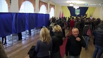 Ukraine: l'Europe, prudente, observe les élections