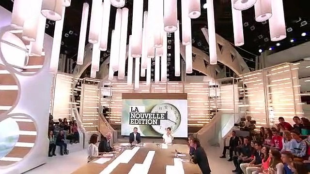 La miss météo de La Nouvelle Edition présente son bulletin météo en chantant du Charles Aznavour