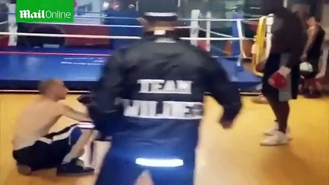 Ne jamais troller un champion de boxe, on ne sait jamais si un jour on le croise