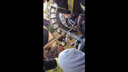 Ils restent bloqués sur une attraction dans un parc