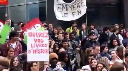 Les étudiants en France se mobilisent contre le FN!