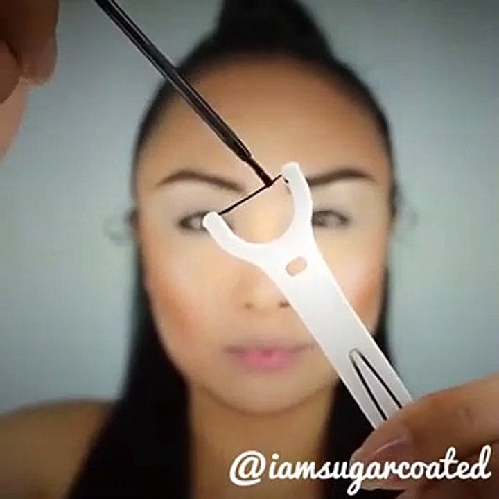Maquillage : Comment réaliser un trait de liner parfait avec... Du fil dentaire !