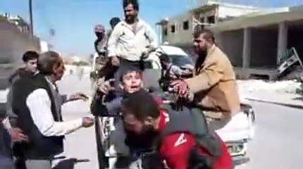 Plus de 40 morts dans un raid aérien en Syrie, Brahimi vendredi à Damas