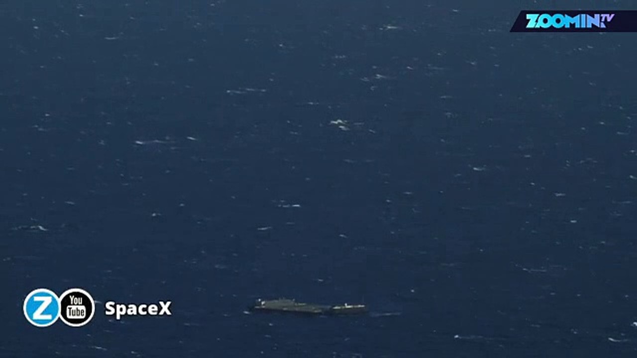 Atterissage spectaculaire d'une fusée en pleine mer
