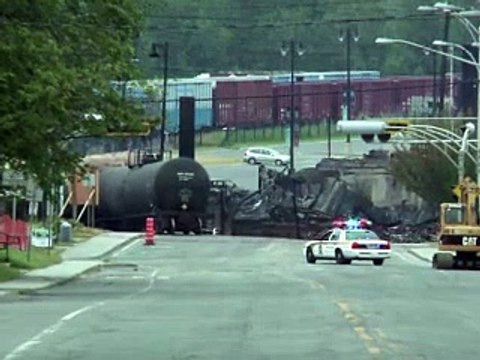 Accident de train au Canada: incendies maîtrisés, au moins 5 morts