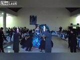 La danse de ces mariés ne s'est pas passée comme prévue !