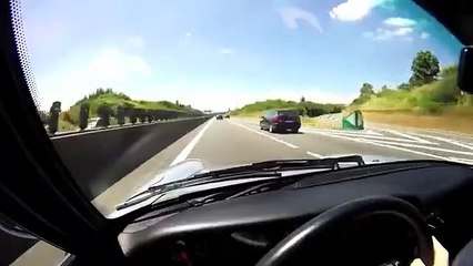 Il évite un crash à bord de sa Porsche