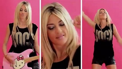 Eve Angeli se dénude dans son nouveau clip sexy