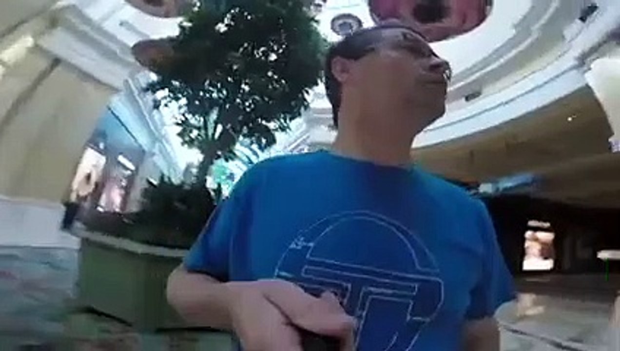 Il utilise sa GoPro à l'envers pendant toutes ses vacances