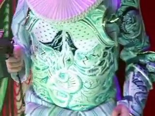 Richard III sur scène à Limoges dans une armure de porcelaine inédite