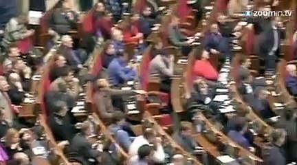 Affrontements au Parlement ukrainienn