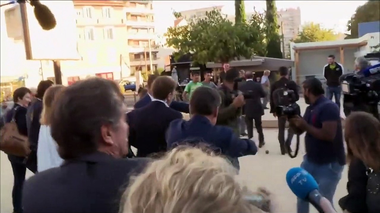 De passage à Marseille, Nicolas Sarkozy traite les journalistes de "sauvages"