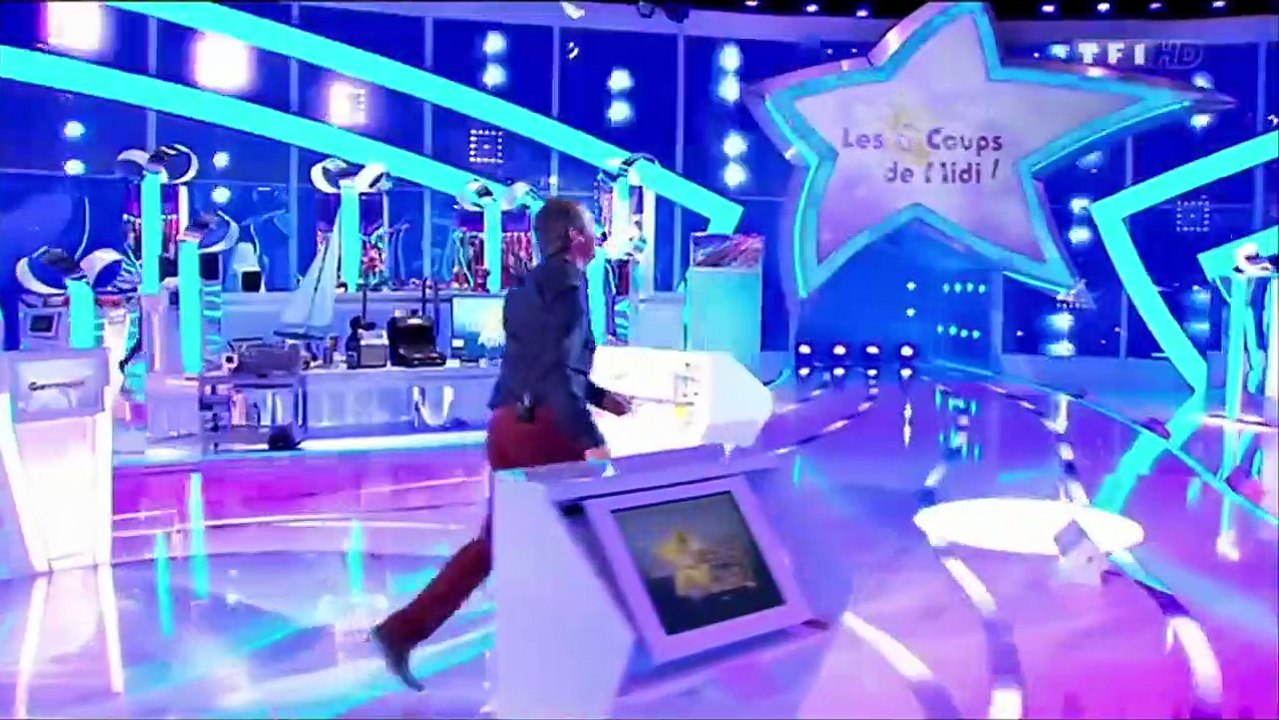 Les 12 coups de midi : une candidate tente une coup de pied de karaté... mais se vautre littéralement !