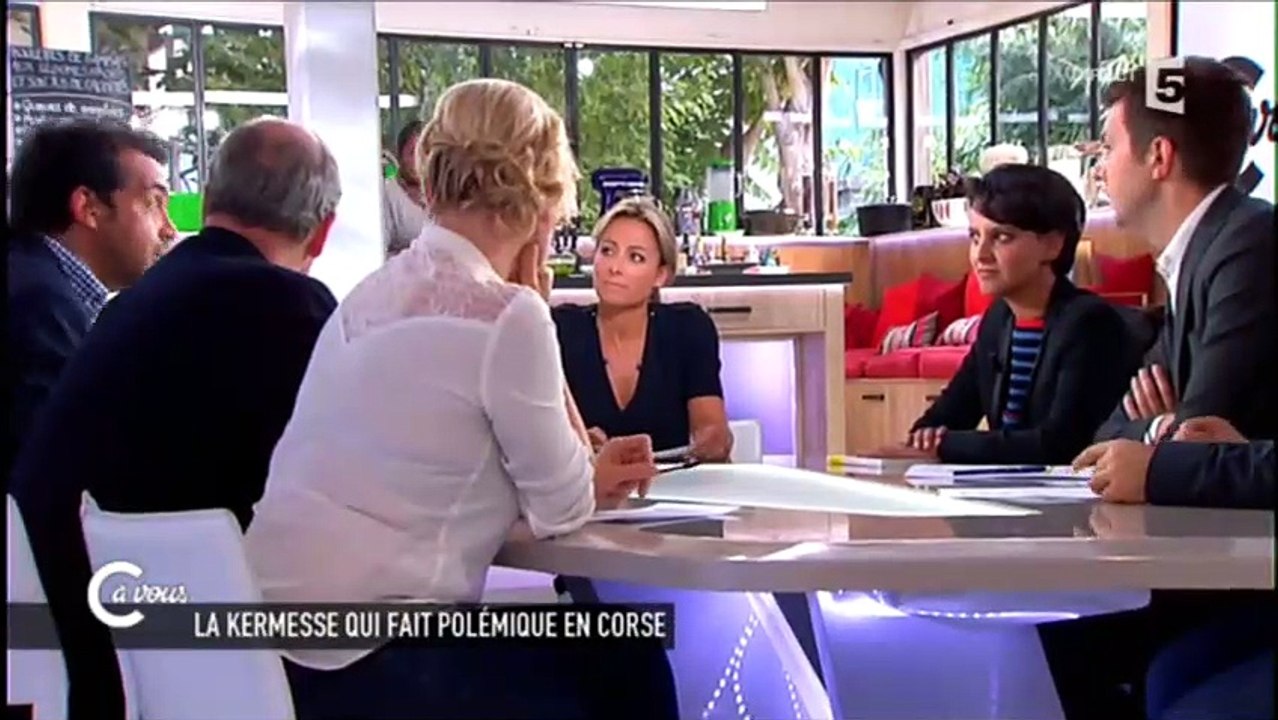 Najat Vallaud Belkacem s'exprime sur la polémique des chants en arabe en Corse