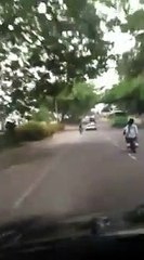 Une accident de moto après une conduite imprudente