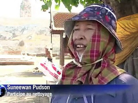 Les temples anciens d'Ayutthaya en danger après des semaines sous l'eau