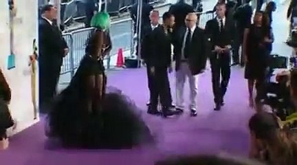 Lady Gaga pose complètement nue!