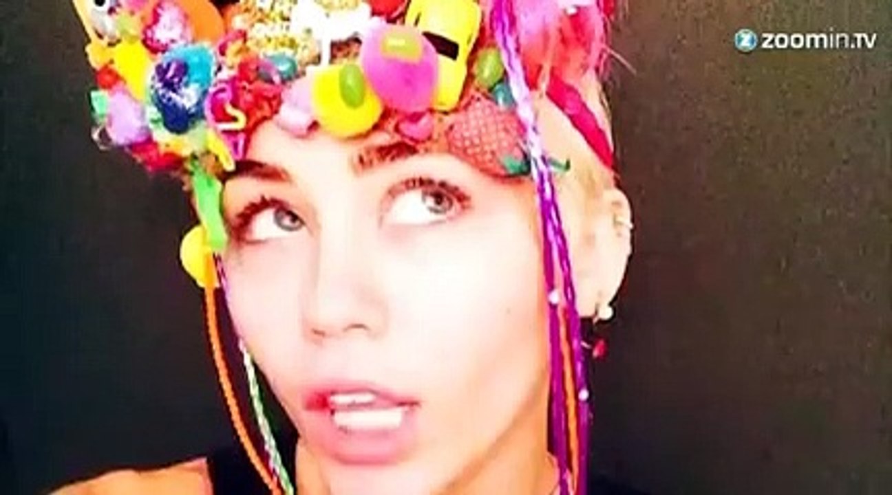 Miley Cyrus massacre son tube 'Wrecking Ball'