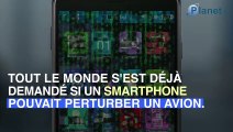 Les ondes d'un smartphone peuvent-elles faire crasher un avion?