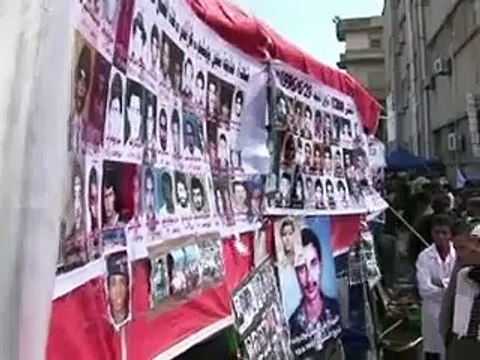 L'opposition libyenne vise Tripoli, Kadhafi sourd aux appels des Occidentaux