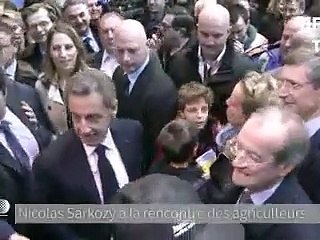 Sarkozy: "Il y a urgence à aider les agriculteurs et à changer de président"