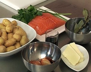 Filet de saumon à l'unilatérale, pommes sautées au persil