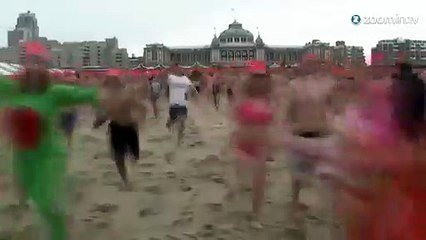 Plongeon dans l'eau glacée pour bien commencer 2015