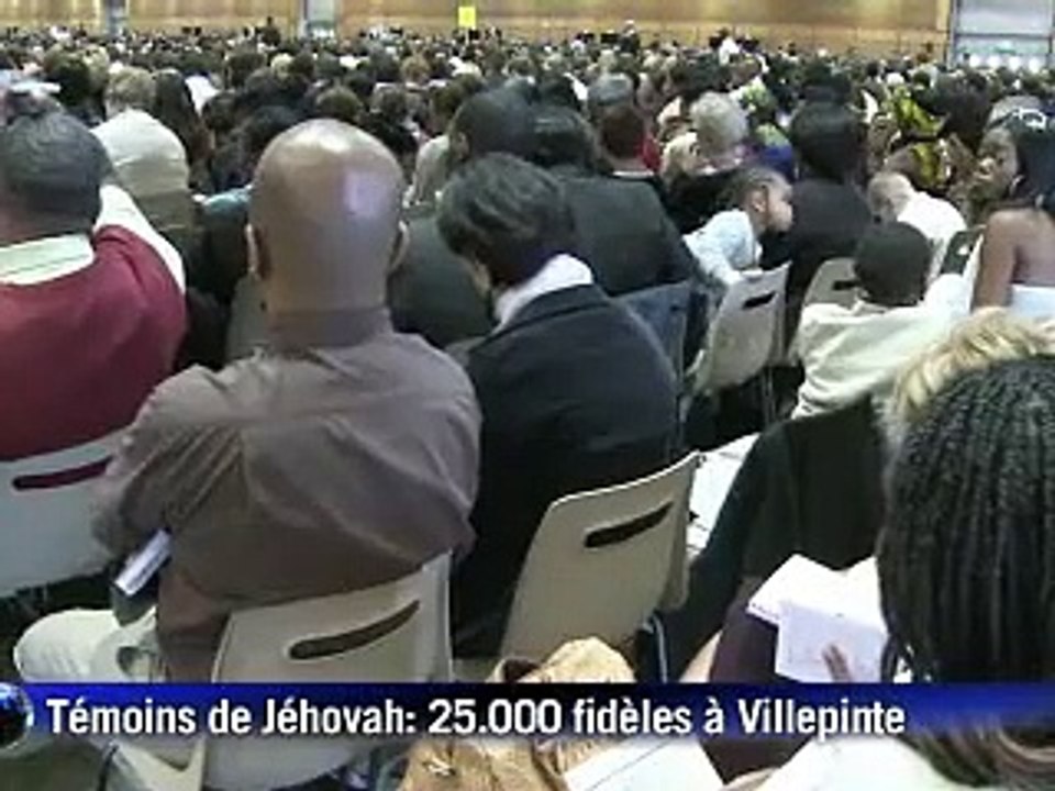 Deux cents Témoins de Jéhovah baptisés sous le signe du "soulagement" à Villepinte