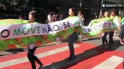 Mondial: les Brésiliens réclament le droit de protester