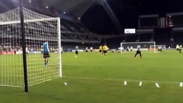 L'incroyable but kung-fu de Zlatan Ibrahimovic à Hong Kong