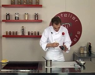 Beurrer et fariner ou sucrer un moule