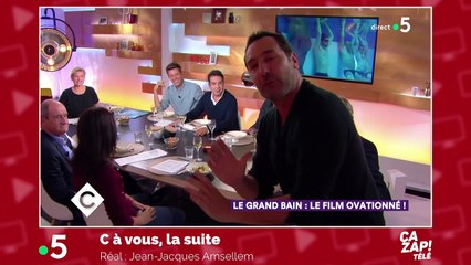 Benoît Poelvoorde chute dans C à Vous