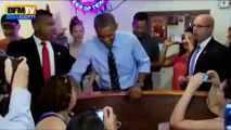 Barack Obama double la file d'attente au restaurant... mais le paie cher !