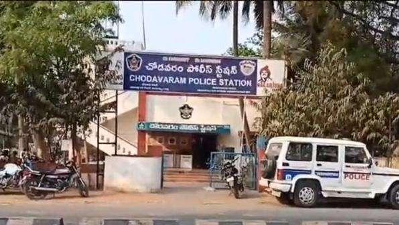 అనకాపల్లి జిల్లా: మైనర్ బాలికపై యువకుడు లైంగిక వేధింపులు