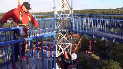 Sky Tower, une attraction où vous êtes lâchés dans le vide à 30 mètres de hauteur !