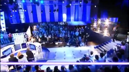 Incident en direct : un spectateur qui le plateau de On est pas couché devant Rama Yade
