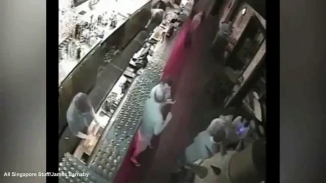 Une chaise se balance puis tombe, une ombre passe... Un phénomène paranormal ?