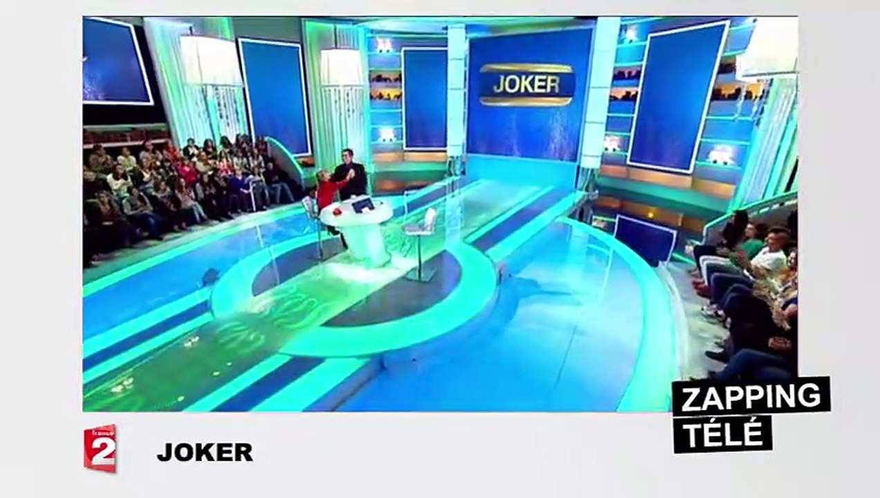 Le plateau de Questions pour un champion perturbé par d’étranges bruits