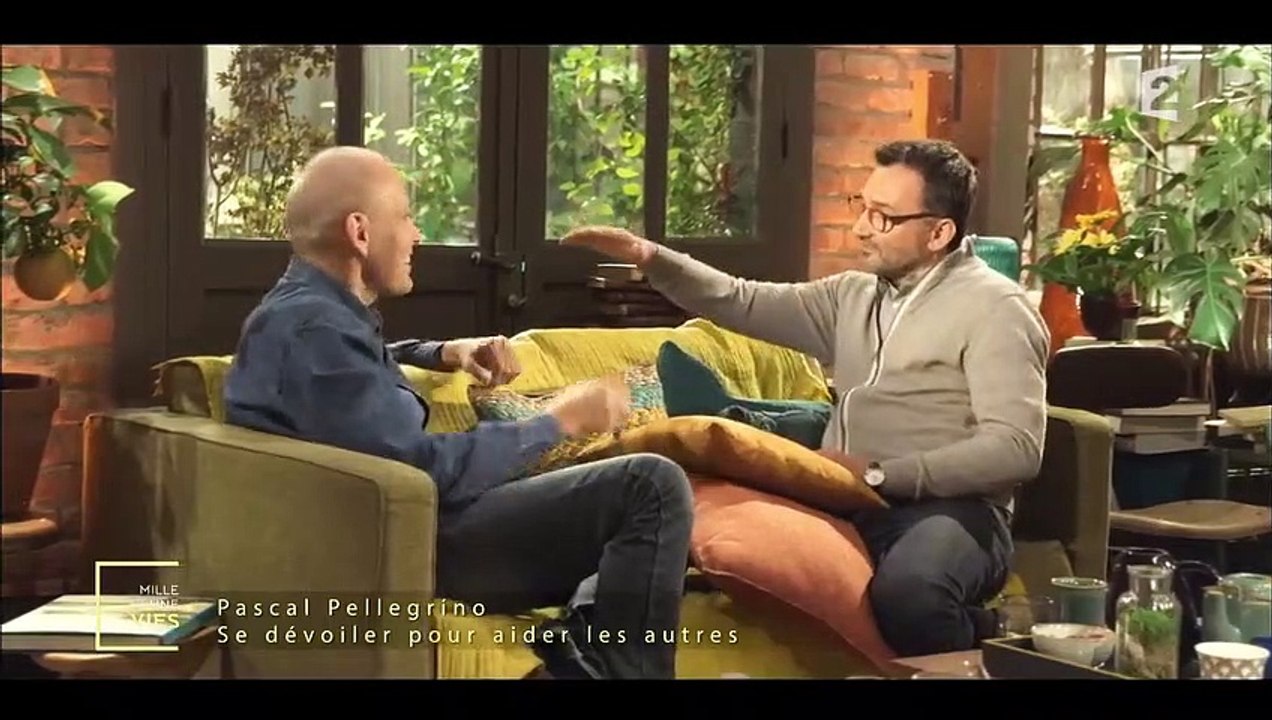 Frédéric Lopez fait son coming out dans Mille et unes vies : "J'ai choisi d'en parler publiquement pour la seule fois de ma vie"