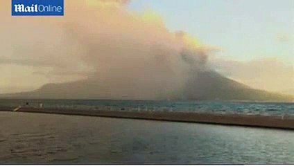 Japon : un volcan projette une colonne de cendres de 5 km de haut