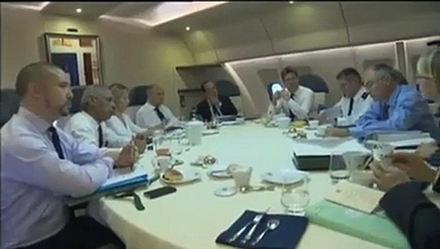 Bienvenue à bord de l'Air Sarko One... avec François Hollande