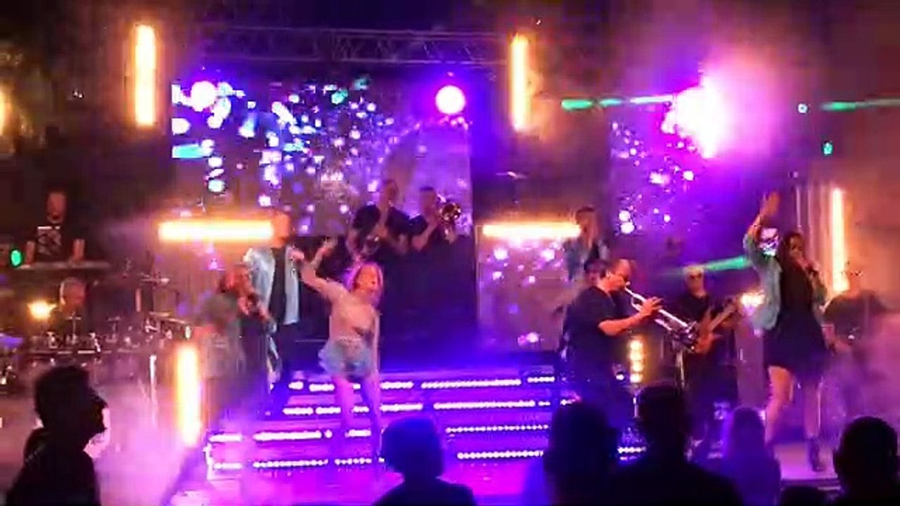 FETE DE PUYLOUBIER Feu dartifice et orchestre KONTRAST 1SEPT2023