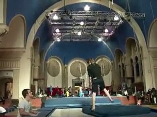 Le trampo-mur, dernier né des sports extrêmes pour les émules de Batman